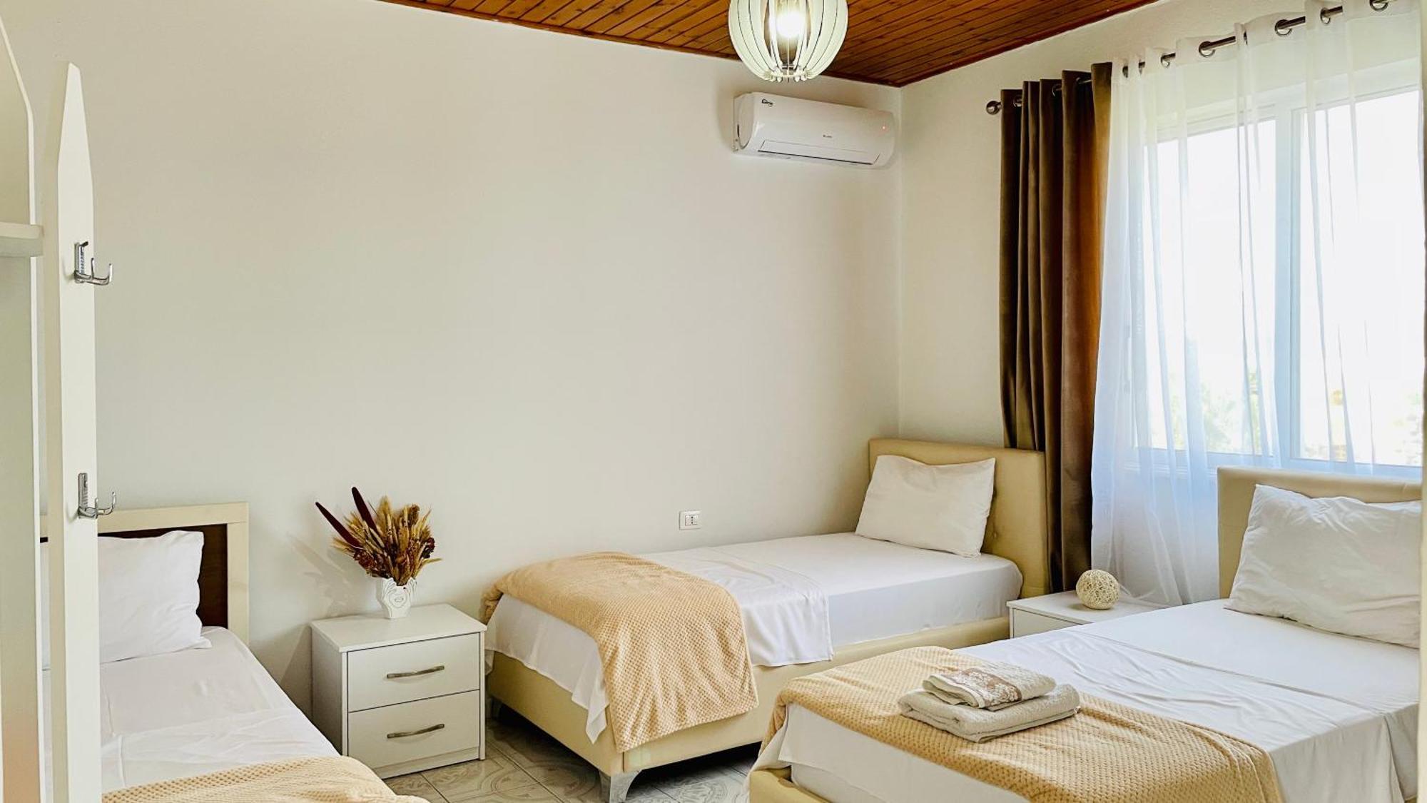 Mia Guest House - Entire Home With Balcony & Garden Divjake Exterior photo